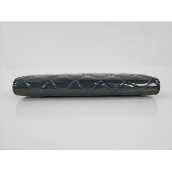 CHANEL Glossy Quilted Wallet in Teal and Silver - Picture 5 of 16